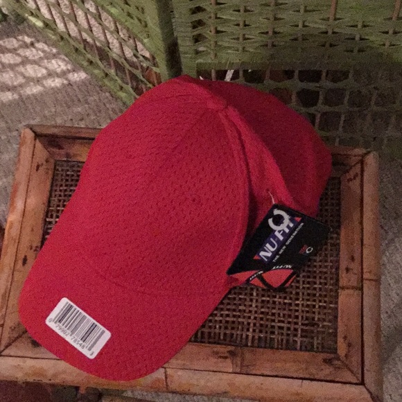 😎NWT Nu-Fit Fitted Red Baseball Cap Must Have 😎 - Picture 6 of 7